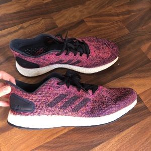 *Accepting Offers!* Men’s ADIDAS SIZE 10 Shoes